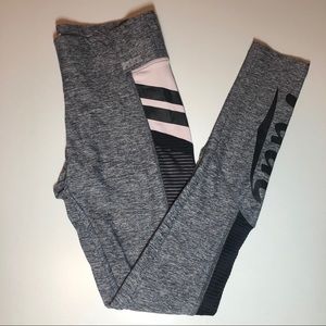 VS PINK ultimate leggings